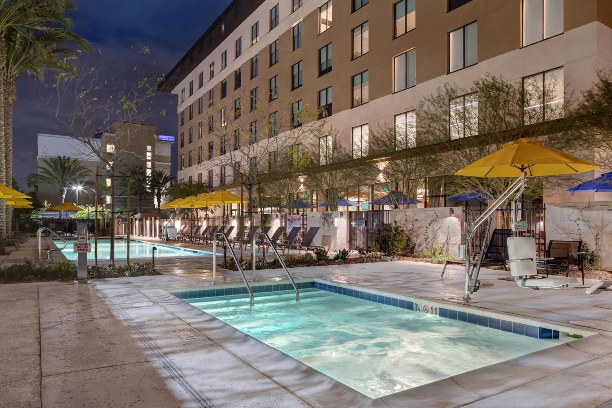 Hilton Garden Inn Anaheim Resort Exterior foto